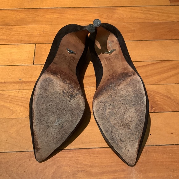 Diane von Furstenberg black suede pointed toe heels - Picture 5 of 10